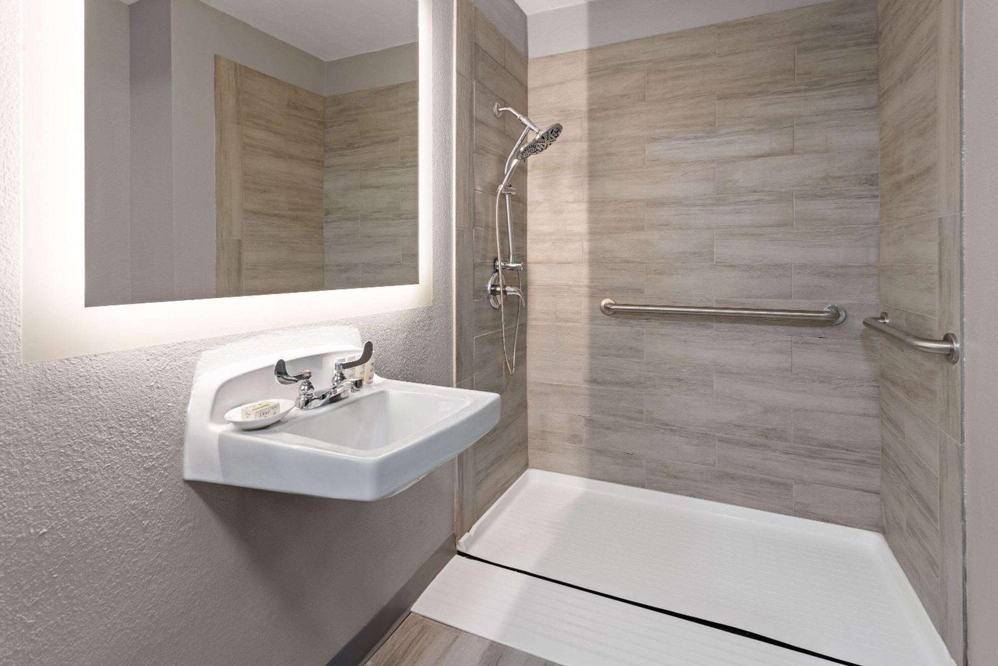 Hawthorn Extended Stay By Wyndham Columbia-Ft Jackson Eksteriør bilde